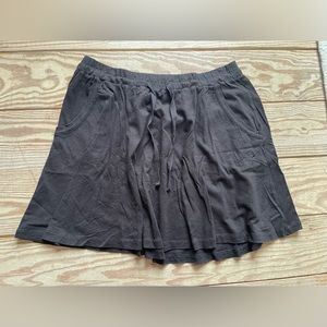 Aerie skirt with pockets size small